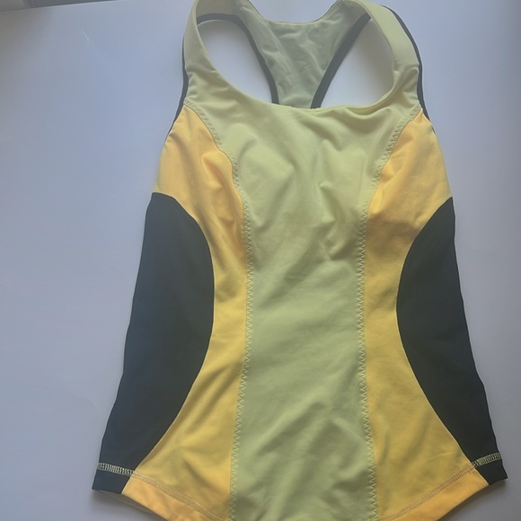 Lululemon Cardio Kick Tank
Mellow Lemon / Burning Yellow / Inkwell - Picture 4 of 9